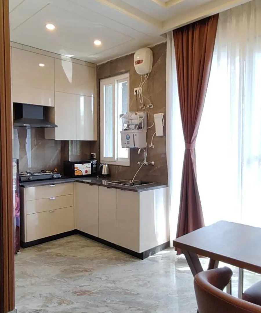 Lime Tree 1Bhk Service Apartment Near Fortis Hospital Gurgaon Indie