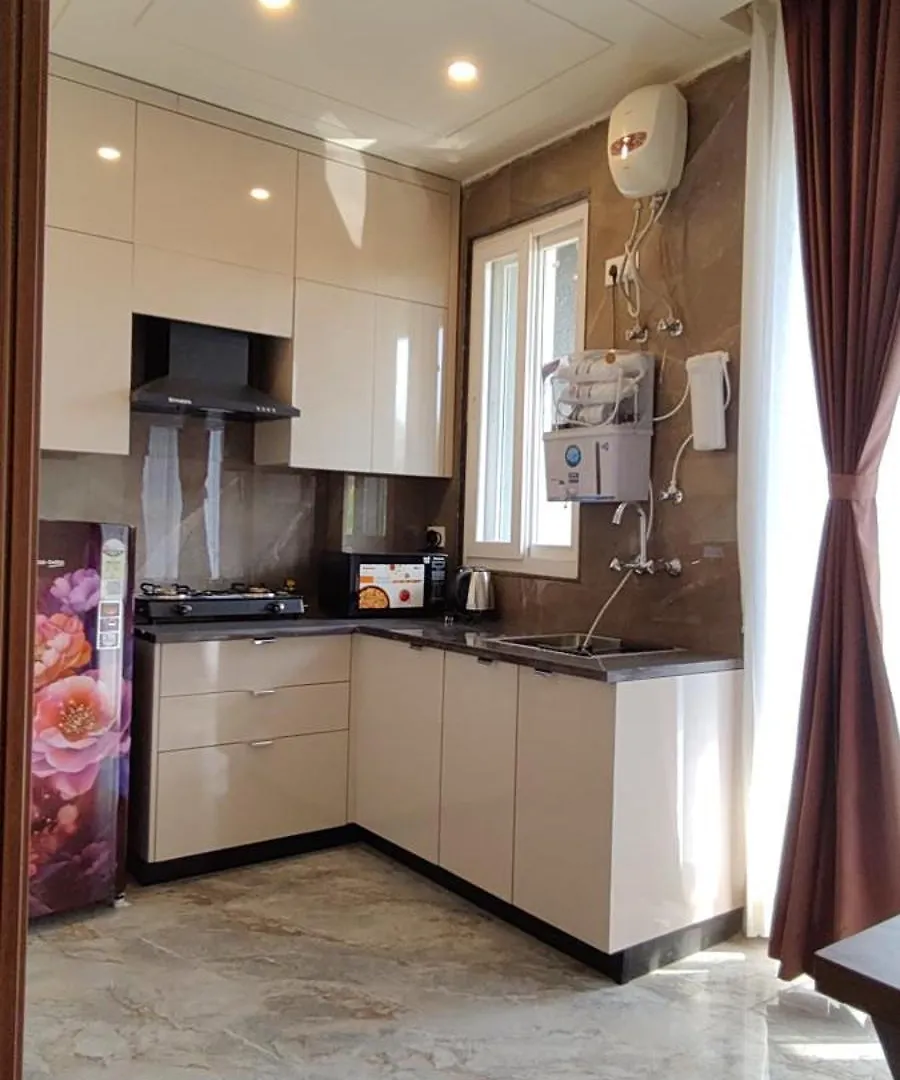Lime Tree 1Bhk Service Apartment Near Fortis Hospital Gurgaon