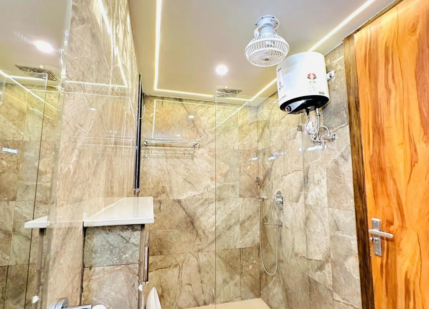 Lime Tree 1Bhk Service Apartment Near Fortis Hospital Gurgaon 0*,